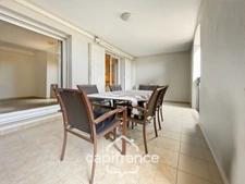 Domaine de Pont royal, BEAUTIFUL APARTMENT of 56.7 m2 top floor, terrace with unobstructed view, swimming pool in residence.