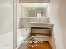 Domaine et golf de Pont Royal, appartement rare en angle et en rez-de-jardin de 42 m2 , 1 chambre double et une chambre lits supperposés , place de stationnement