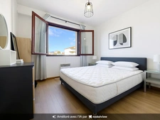 SAINT RAPHAEL opportunité à saisir :appartement meublé de  45 m2  fonctionnel 2ème étage sans ascenseur, place de parking attitrée et cave privative 