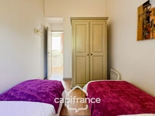 DOMAINE de PONT ROYAL, rental investment of a charming 45 m2 family bastidon, renovated and maintained, on one floor, comprising 2 bedrooms, garden and parking space
