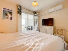 Domaine de Pont royal, BEAUTIFUL APARTMENT of 56.7 m2 top floor, terrace with unobstructed view, swimming pool in residence.