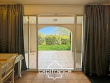 Domaine et golf de Pont Royal, appartement rare en angle et en rez-de-jardin de 42 m2 , 1 chambre double et une chambre lits supperposés , place de stationnement