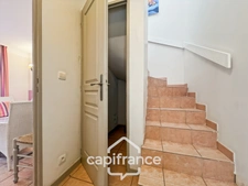DOMAINE de PONT ROYAL, rental investment of a charming 45 m2 family bastidon, renovated and maintained, on one floor, comprising 2 bedrooms, garden and parking space