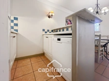 DOMAINE de PONT ROYAL, rental investment of a charming 45 m2 family bastidon, renovated and maintained, on one floor, comprising 2 bedrooms, garden and parking space