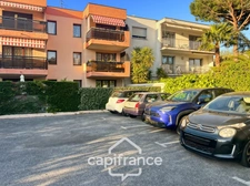Appartement 2 pièces situé à Saint-Raphael ,45m2 ,2ème étage avec place de parking et cave privative 