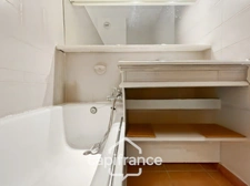 Domaine et golf de Pont Royal, appartement rare en angle et en rez-de-jardin de 42 m2 , 1 chambre double et une chambre lits supperposés , place de stationnement