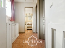 DOMAINE de PONT ROYAL, rental investment of a charming 45 m2 family bastidon, renovated and maintained, on one floor, comprising 2 bedrooms, garden and parking space