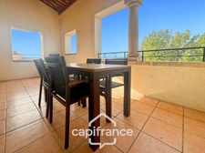 Domaine de Pont royal, spacieux et lumineux appartement de 41 m2,belle vue, localisé en angle, une chambre,  grande loggia terrasse, place de parking  sous la résidence 