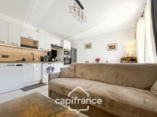 Appartement 40m2 rénové et climatisé, en rez de jardin , une chambre et sa salle de douche, sa terrasse couverte ,, piscine résidentielle intimiste