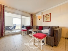 Domaine de Pont royal, BEAUTIFUL APARTMENT of 56.7 m2 top floor, terrace with unobstructed view, swimming pool in residence.