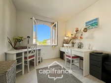 DOMAINE DE PONT ROYAL – FAMILY HOME with 80 m2 of living space, 3 bedrooms, 1 bathroom, 1 shower room, garden, covered terrace, residential swimming pool, private parking space 
