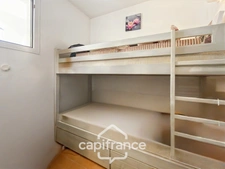Domaine et golf de Pont Royal, appartement rare en angle et en rez-de-jardin de 42 m2 , 1 chambre double et une chambre lits supperposés , place de stationnement