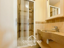 Domaine de Pont royal, BEAUTIFUL APARTMENT of 56.7 m2 top floor, terrace with unobstructed view, swimming pool in residence.