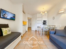 appartement REZ de JARDIN,résidence du lac, 31 m2, chambre ouverte, grande salle de douche, rangements, cave collective. 