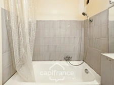 Appartement 2 pièces situé à Saint-Raphael ,45m2 ,2ème étage avec place de parking et cave privative 