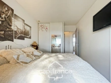 DOMAINE DE PONT ROYAL – FAMILY HOME with 80 m2 of living space, 3 bedrooms, 1 bathroom, 1 shower room, garden, covered terrace, residential swimming pool, private parking space 