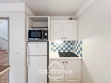 DOMAINE de PONT ROYAL, rental investment of a charming 45 m2 family bastidon, renovated and maintained, on one floor, comprising 2 bedrooms, garden and parking space