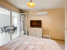 Domaine de Pont royal, BEAUTIFUL APARTMENT of 56.7 m2 top floor, terrace with unobstructed view, swimming pool in residence.