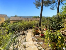 DOMAINE DE PONT ROYAL – FAMILY HOME with 80 m2 of living space, 3 bedrooms, 1 bathroom, 1 shower room, garden, covered terrace, residential swimming pool, private parking space 