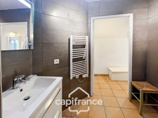 appartement REZ de JARDIN,résidence du lac, 31 m2, chambre ouverte, grande salle de douche, rangements, cave collective. 