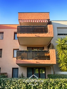 Appartement 2 pièces situé à Saint-Raphael ,45m2 ,2ème étage avec place de parking et cave privative 
