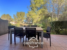 DOMAINE de PONT ROYAL, rental investment of a charming 45 m2 family bastidon, renovated and maintained, on one floor, comprising 2 bedrooms, garden and parking space