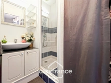 DOMAINE DE PONT ROYAL – FAMILY HOME with 80 m2 of living space, 3 bedrooms, 1 bathroom, 1 shower room, garden, covered terrace, residential swimming pool, private parking space 