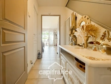 DOMAINE DE PONT ROYAL – FAMILY HOME with 80 m2 of living space, 3 bedrooms, 1 bathroom, 1 shower room, garden, covered terrace, residential swimming pool, private parking space 