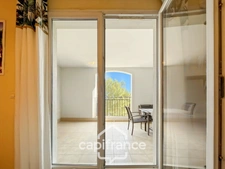 Domaine de Pont royal, BEAUTIFUL APARTMENT of 56.7 m2 top floor, terrace with unobstructed view, swimming pool in residence.