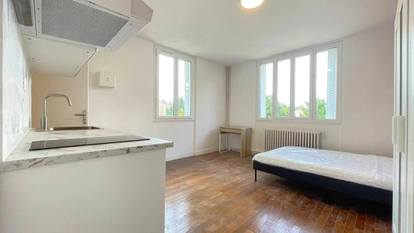 Appartement à louer 1 pièces THIAIS (94)
