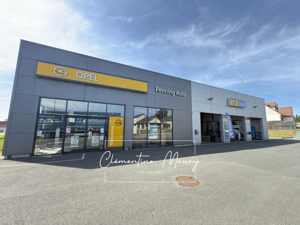 Murs commerciaux récent de 300 M² sur axe très passant (41100)