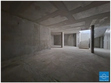 Commercial premises for sale in Alpe d'Huez – Approximately 180 m² on two levels – Strong business potential