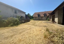 Tarbes – Propriété de caractère avec maison de 184 m² à rénover et près de 1 800 m² de bâtis