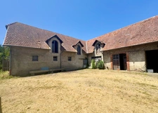 Tarbes – Propriété de caractère avec maison de 184 m² à rénover et près de 1 800 m² de bâtis