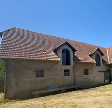 Tarbes – Propriété de caractère avec maison de 184 m² à rénover et près de 1 800 m² de bâtis