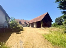 Tarbes – Propriété de caractère avec maison de 184 m² à rénover et près de 1 800 m² de bâtis