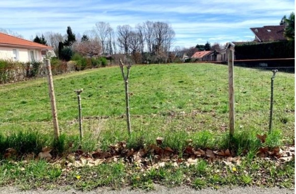 à vendre ODOS - TARBES Terrain constructible de 3 000,00 m² avec CU  