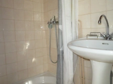 MASION jumelée sur 2 niveaux de 68 m2 à VENDRE à MAJASTRES (04270)