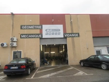 Fonds de GARAGE AUTOS, réparations et entretien toutes MARQUES  A vendre DIGNE LES BAINS (04)