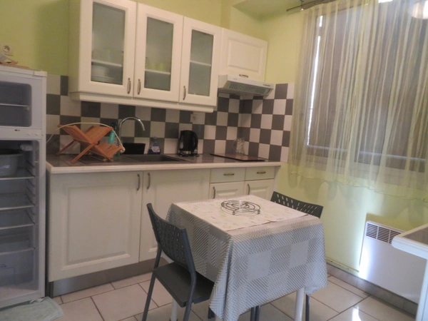 APPARTEMENT T1 de 48.50 m2, vendu meublé à  DIGNE LES BAINS (04)