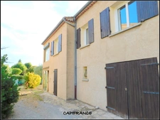 DIGNE-LES-BAINS 04000 A VENDRE Maison traditionnelle avec 2 appartements, terrain plat et clos, garage et cave