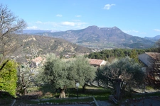 Maison bourgeoise avec piscine, vue dégagée et grand terrain CHAMPTERCIER (04)