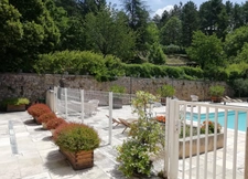 HOTEL RESTAURANT  à VENDRE à  MOUSTIERS SAINTE MARIE (04) HAUTE-PROVENCE - PARC DU VERDON