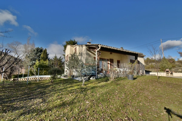Dpt Alpes de Haute Provence (04), VILLA BIO-CLIMATIQUE en VIAGER occupé à AIGLUN 04510   