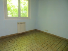 APPARTEMENT T1 DE PLAIN PIED + MEZZANINE + TERRASSE + PARKING à vendre  LE CHAFFAUT SAINT JURSON (04)