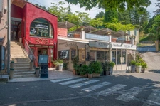 HOTEL RESTAURANT  à VENDRE à  MOUSTIERS SAINTE MARIE (04) HAUTE-PROVENCE - PARC DU VERDON