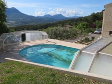 Maison bourgeoise avec piscine, vue dégagée et grand terrain CHAMPTERCIER (04)