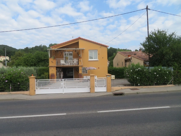 MAISON en VIAGER occupé sur 2 niveaux  A VENDRE Quartier des Grillons à  MALLEMOISSON (04510)