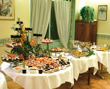 HOTEL RESTAURANT  à VENDRE à  MOUSTIERS SAINTE MARIE (04) HAUTE-PROVENCE - PARC DU VERDON