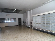 Dpt Alpes de Haute Provence (04), à vendre DIGNE LES BAINS  MURS d'un  Local commercial 